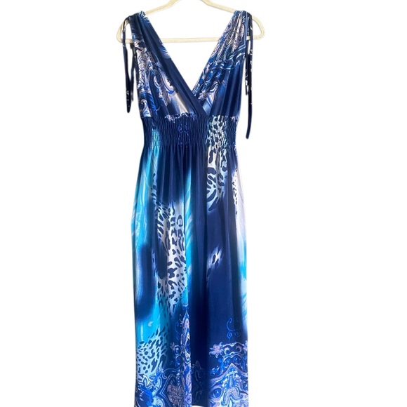 Seven Islands Blue Print V-Neck Maxi Dress. Size Small - Picture 4 of 8